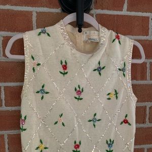 Ladies vintage sleeveless sweater